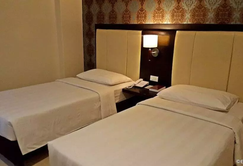 Fotos del hotel Reddoorz Plus Near Robinsons Dumaguete:  19