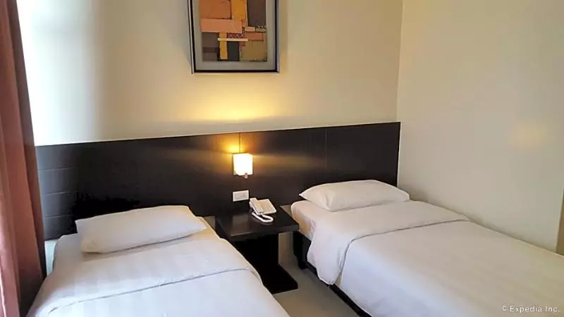 Reddoorz Plus Near Robinsons Dumaguete