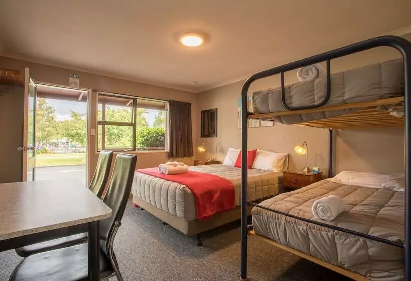 Fotos del hotel Te Anau Top 10 Holiday Park:  16