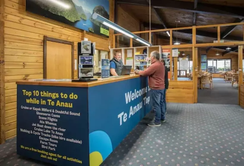 Fotos del hotel Te Anau Top 10 Holiday Park:  2