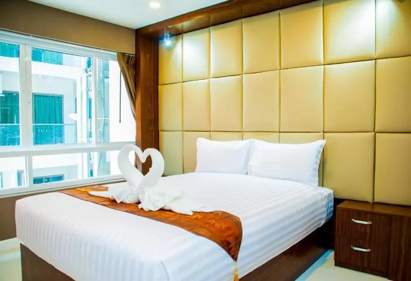 Fotos del hotel Family Residence:  8