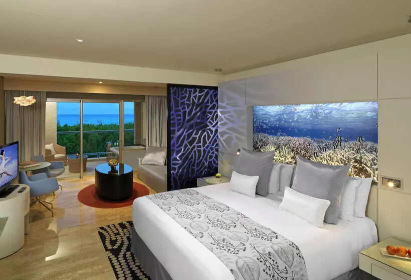 Royal Service At Paradisus La Perla