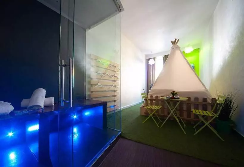 Fotos del hotel Irooms Jacuzzi Suites:  25