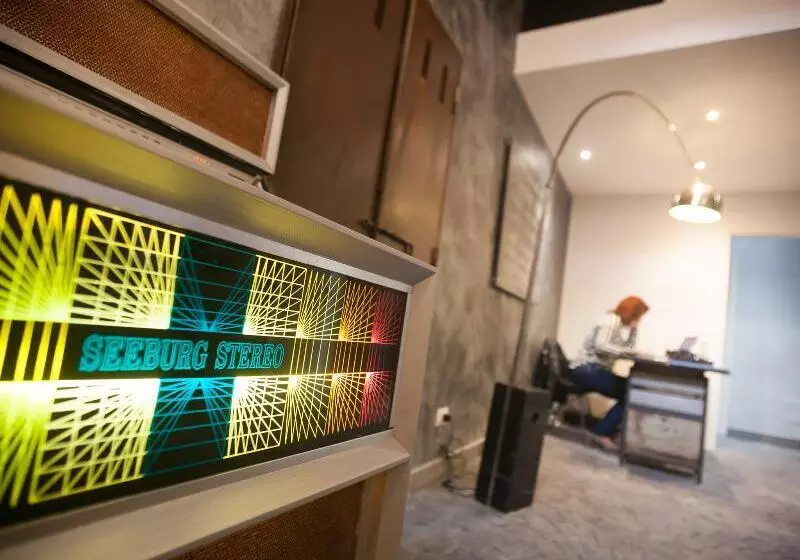 Fotos del hotel Irooms Jacuzzi Suites:  23