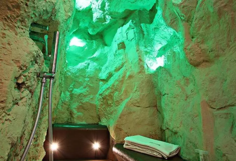 Fotos del hotel Irooms Jacuzzi Suites:  19