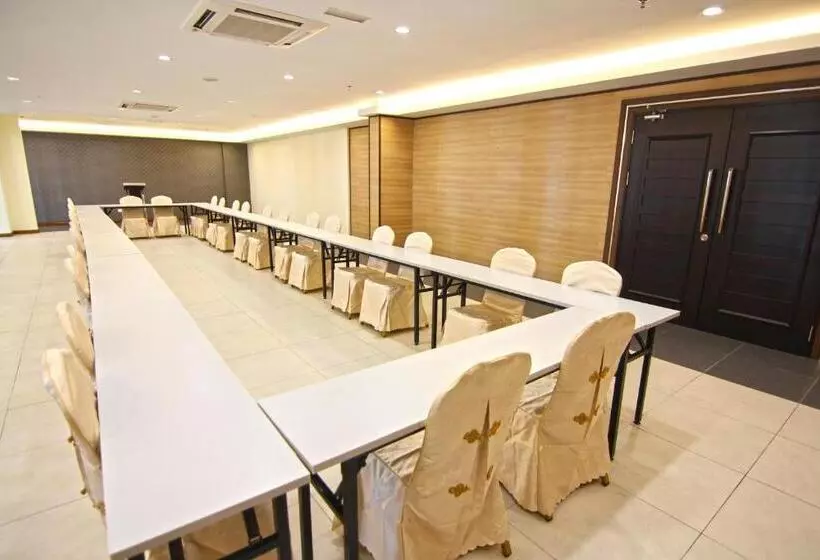 Fotos del hotel Putatan Platinum:  6