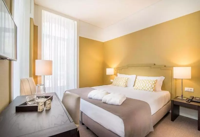 Universal Boutique Hotel