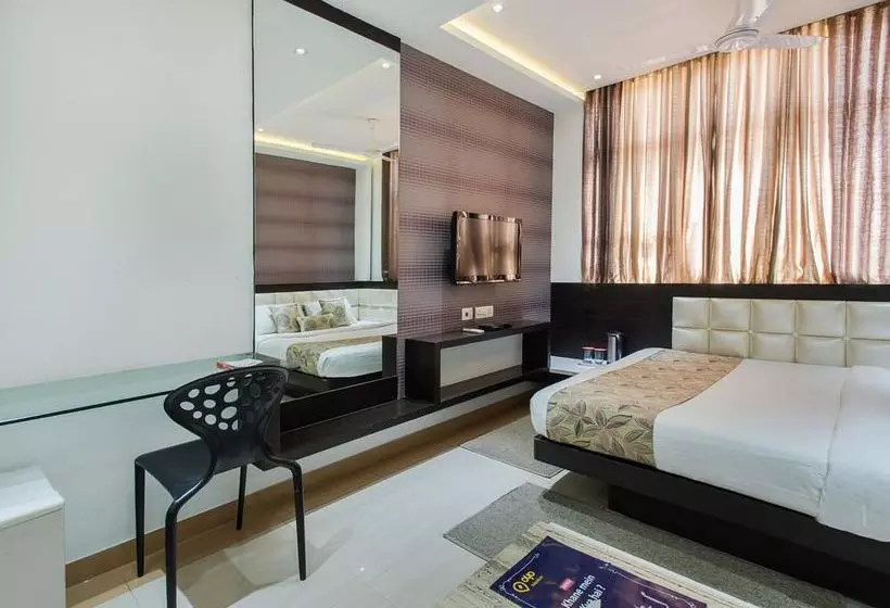 Fotos del hotel Oyo Premium Raja Park:  15