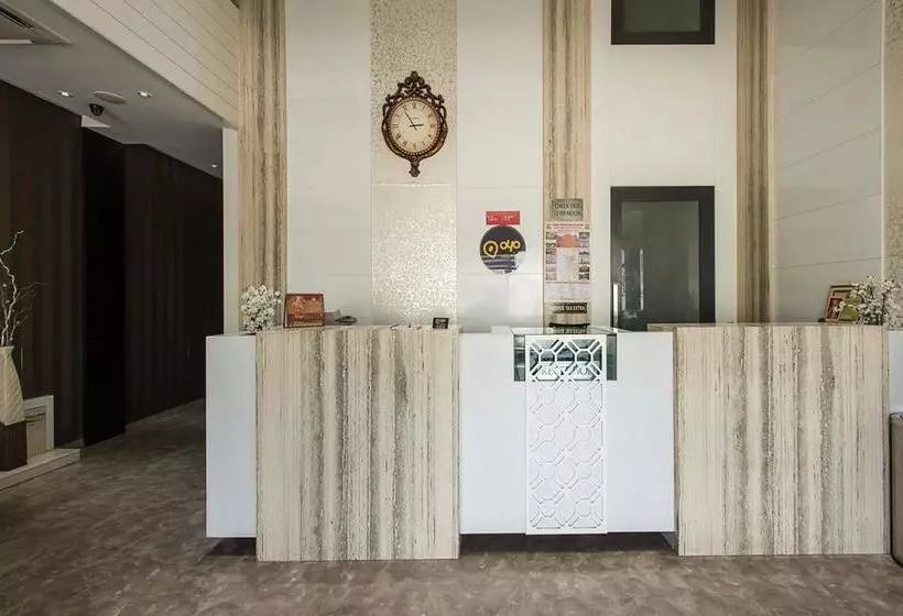 Fotos del hotel Oyo Premium Raja Park:  4