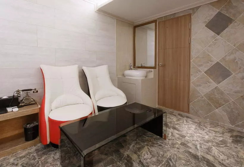 Fotos del hotel I.y:  24