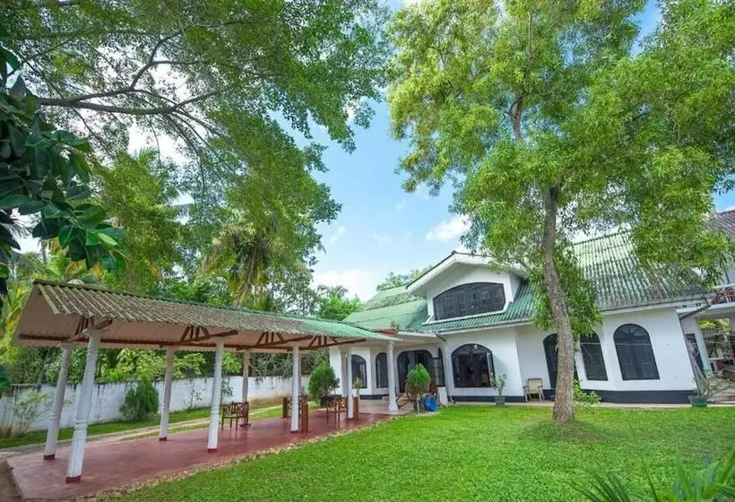 Fotos del hotel Latheena Resort:  22