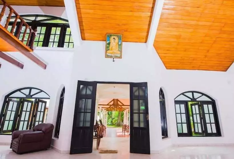 Fotos del hotel Latheena Resort:  3