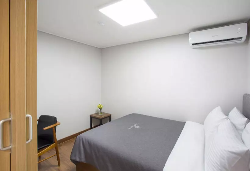 Fotos del hotel The Bs:  20