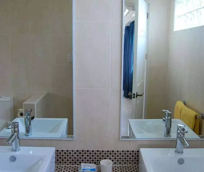 Fotos del hotel Sherwood Bay Resort & Aqua Sports Inc:  18