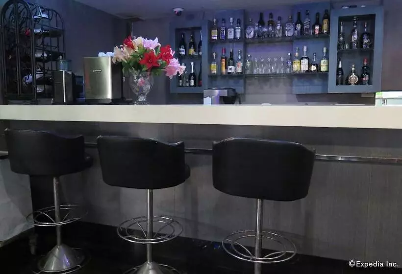 Fotos del hotel Elegant Circle Inn:  3