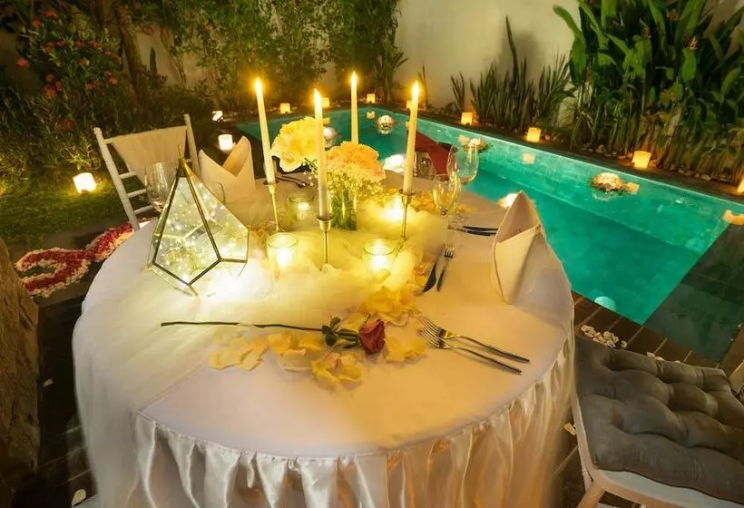 Fotos del hotel Royal Samaja Villas:  6