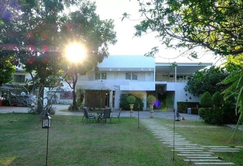 Udee Cozy Bed & Breakfast