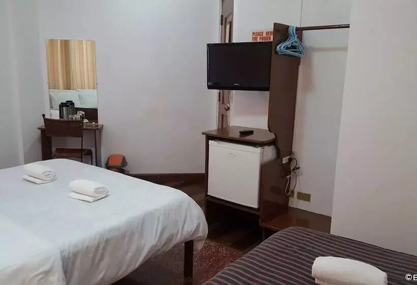 Fotos del hotel Honeycomb Tourist Inn:  18