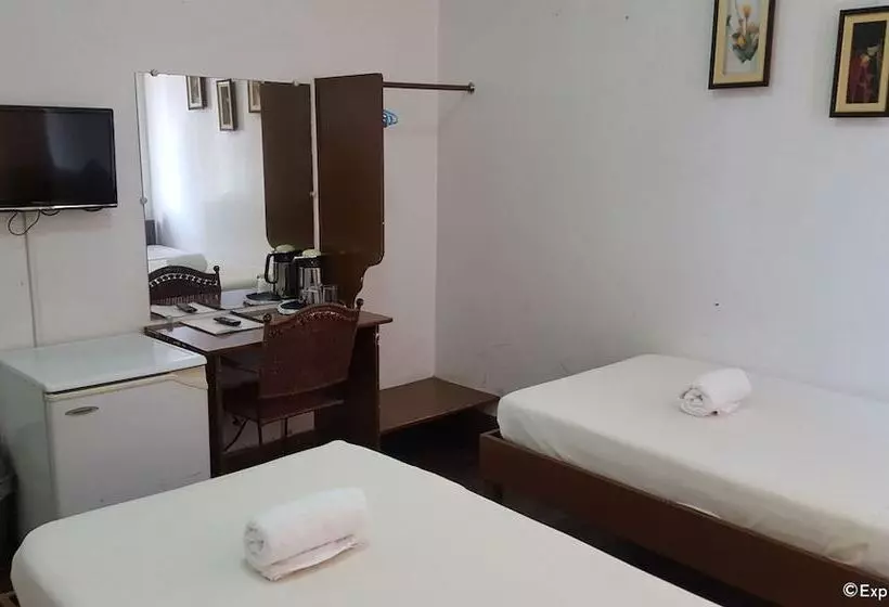 Fotos del hotel Honeycomb Tourist Inn:  5