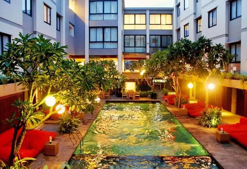 Fotos del hotel Dafam Savvoya Seminyak:  11