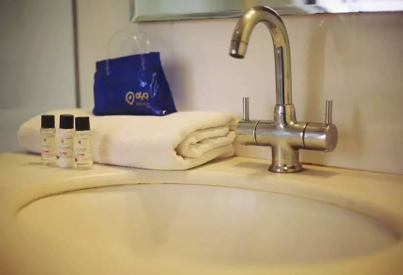 Fotos del hotel Bhairavee:  13