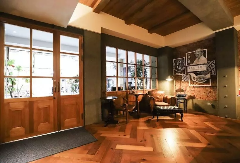 Fotos del hotel Roots Inn:  25