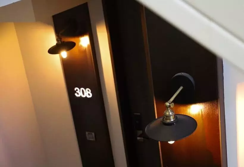 Fotos del hotel Roots Inn:  19