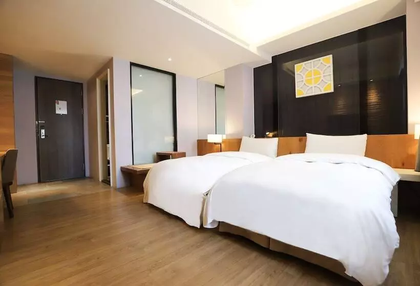 Fotos del hotel Roots Inn:  6