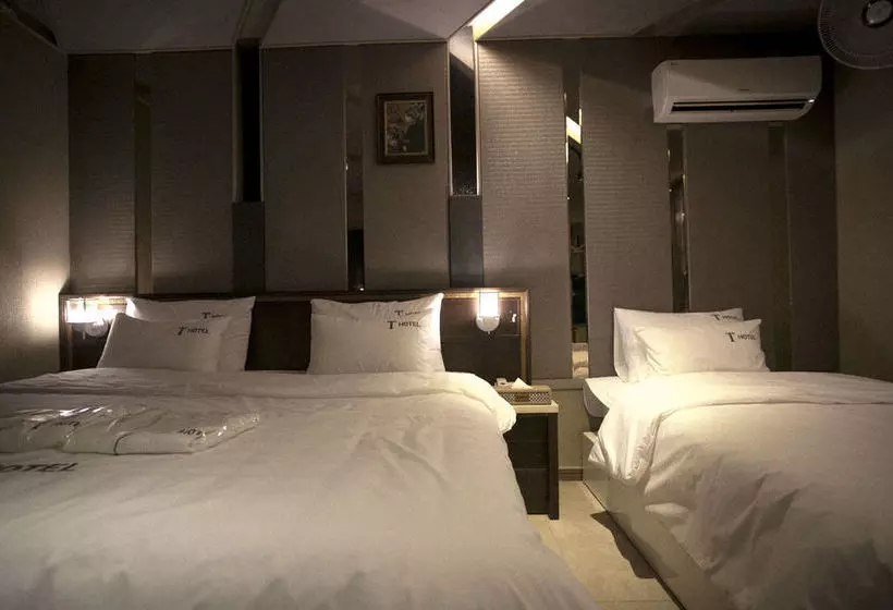 Fotos del hotel T:  17