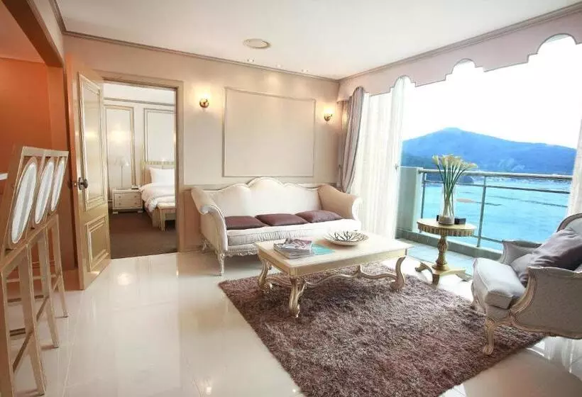 Fotos del hotel Riviera Geoje:  12