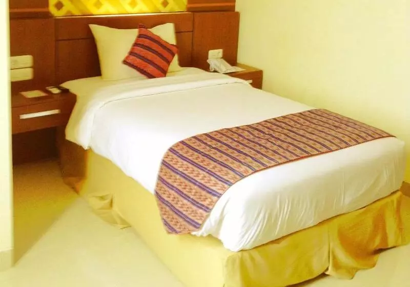 Fotos del hotel Aerotel Smile Losari:  9