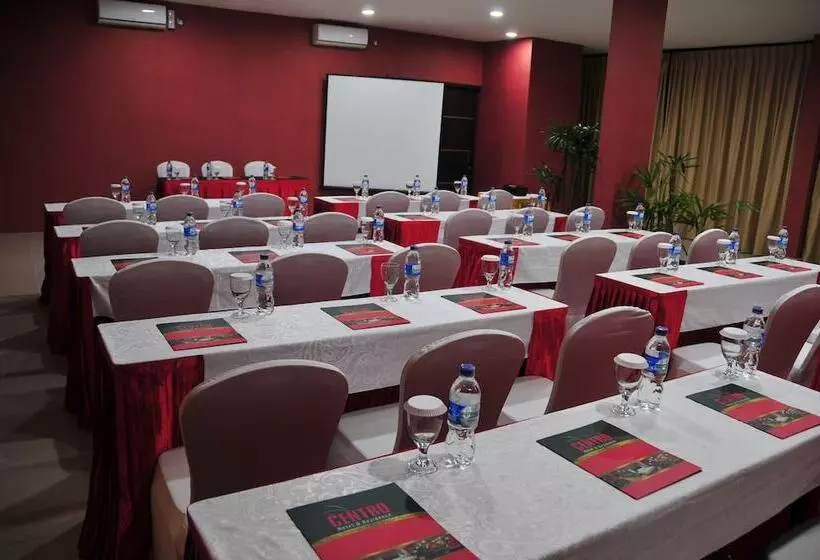 Fotos del hotel The Centro Hotel & Residence By Orchardz:  8