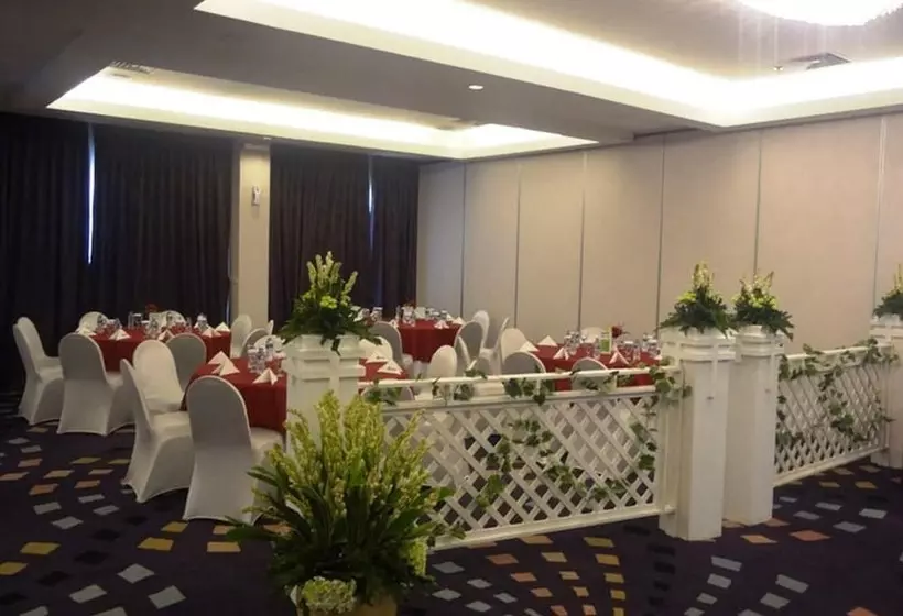 Fotos del hotel Diradja:  5