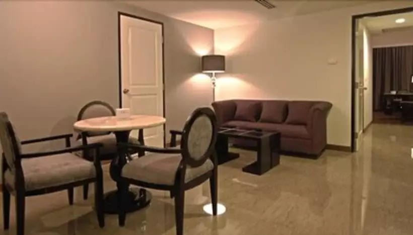 Fotos del hotel Diradja:  15