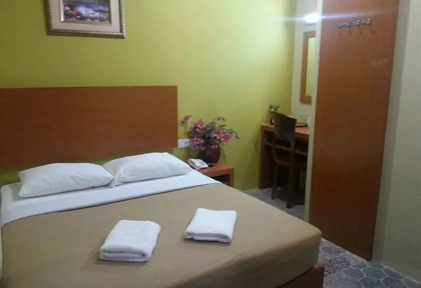 Fotos del hotel OYO 390 Mayview Glory Hotel:  2