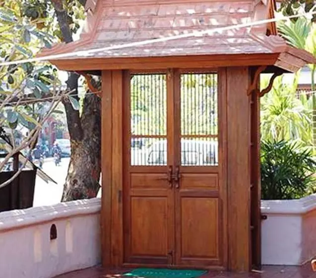 Fotos del hotel Villa Korbhun Khinbua:  7