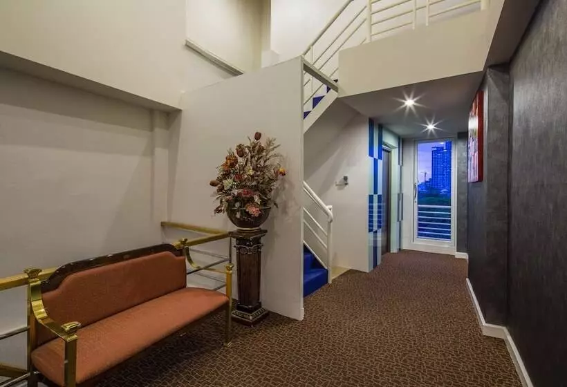 Fotos del hotel Solo Express Sukhumvit 81:  2