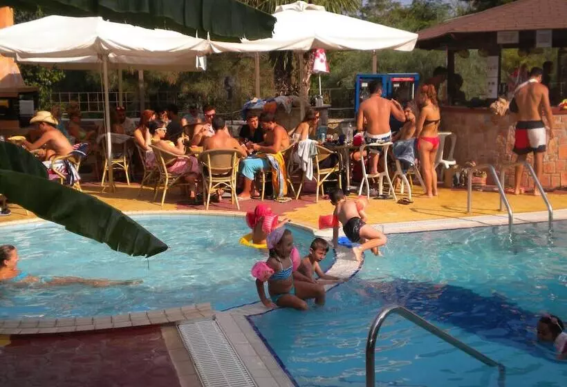 Fotos del hotel Paradise Lost Apartments:  15