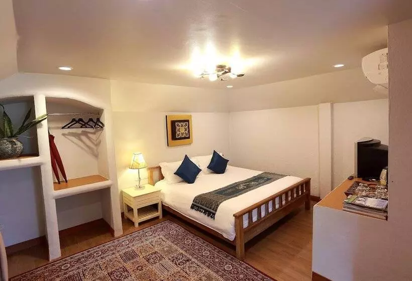 Eoutfitting Pai Resort