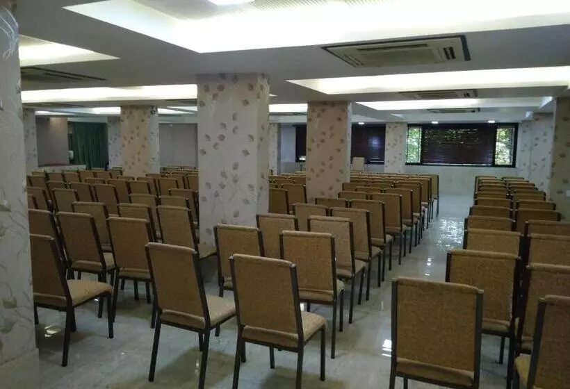 Fotos del hotel Maharana Inn Chembur:  13