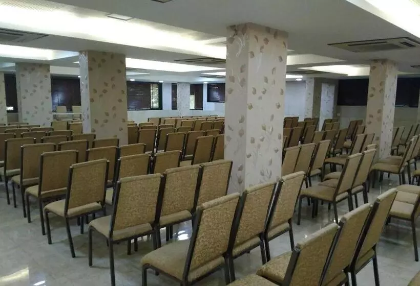 Fotos del hotel Maharana Inn Chembur:  15