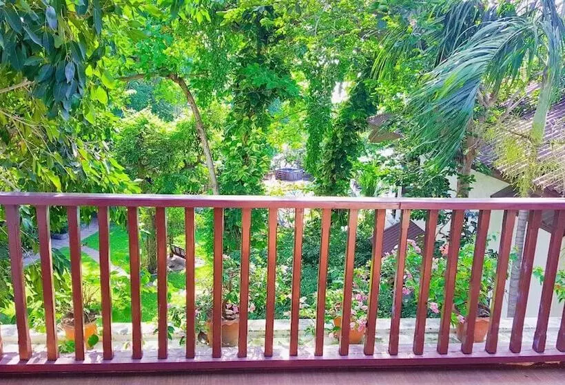 Fotos del hotel Birds And Bees Resort:  15