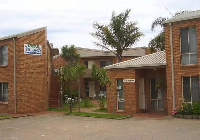 Fotos del hotel Fronds Holiday Apartments:  3