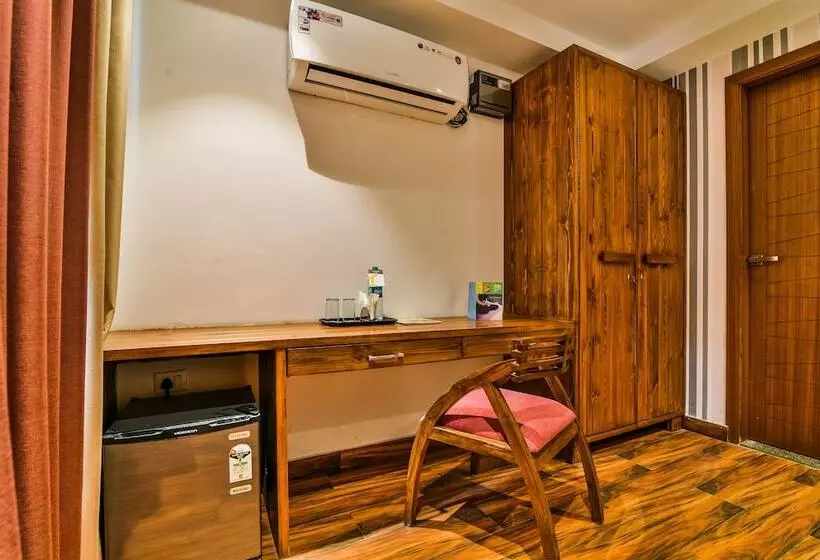 Fotos del hotel OYO 10928 Krishna Kunj:  8