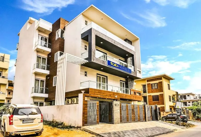 OYO 10928 Krishna Kunj