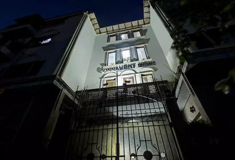 Fotos del hotel Treebo Connaught Mews:  7