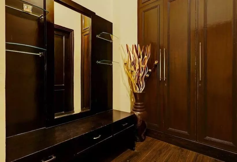 Fotos del hotel Treebo Connaught Mews:  15