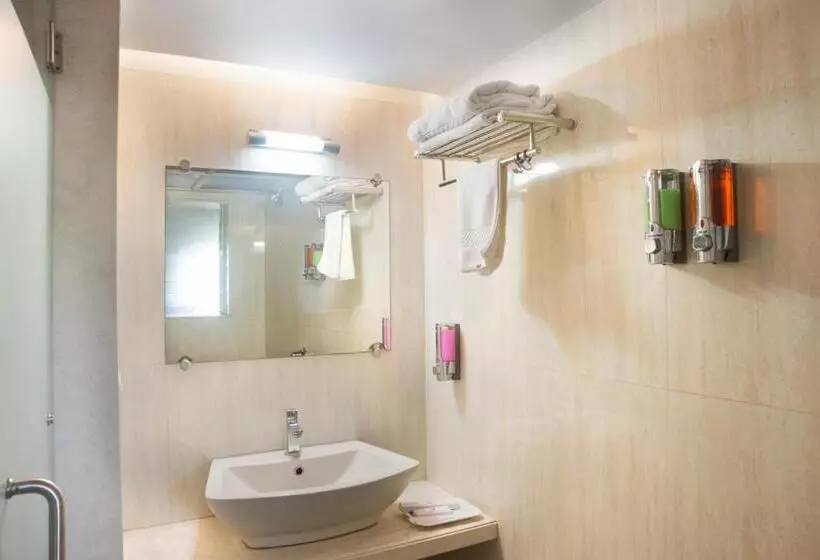 Fotos del hotel Yogi Broadway:  10