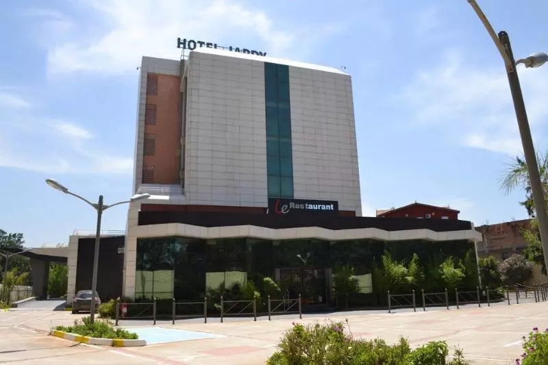 Fotos del hotel Jardy Hôtel & Suites:  9