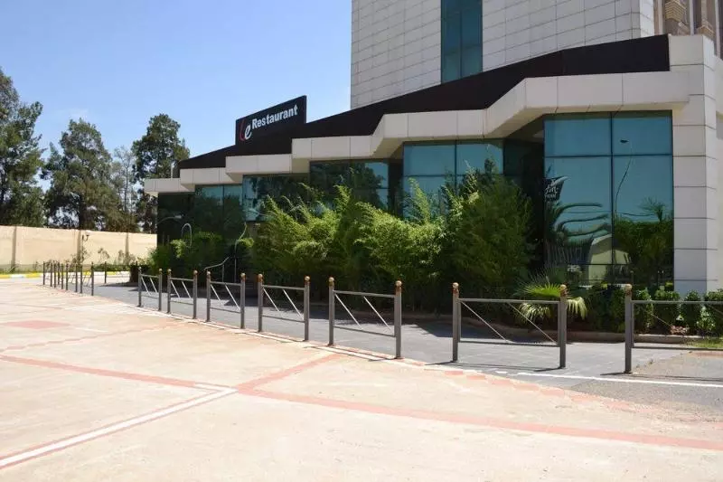 Fotos del hotel Jardy Hôtel & Suites:  8